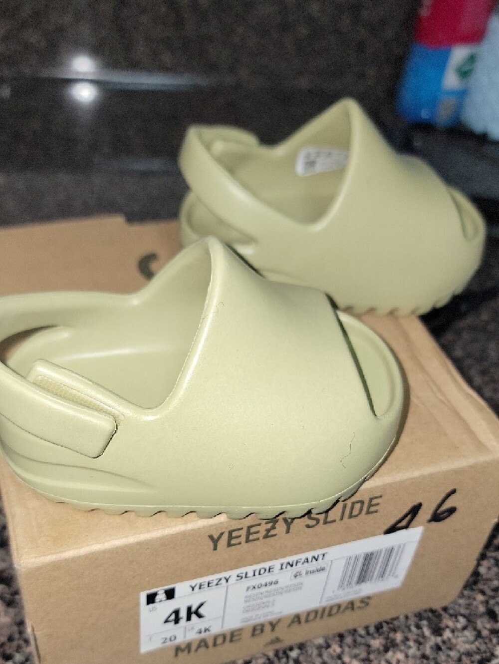 Adidas Infant Yeezy Slide Size 4k - Picture 7 of 15